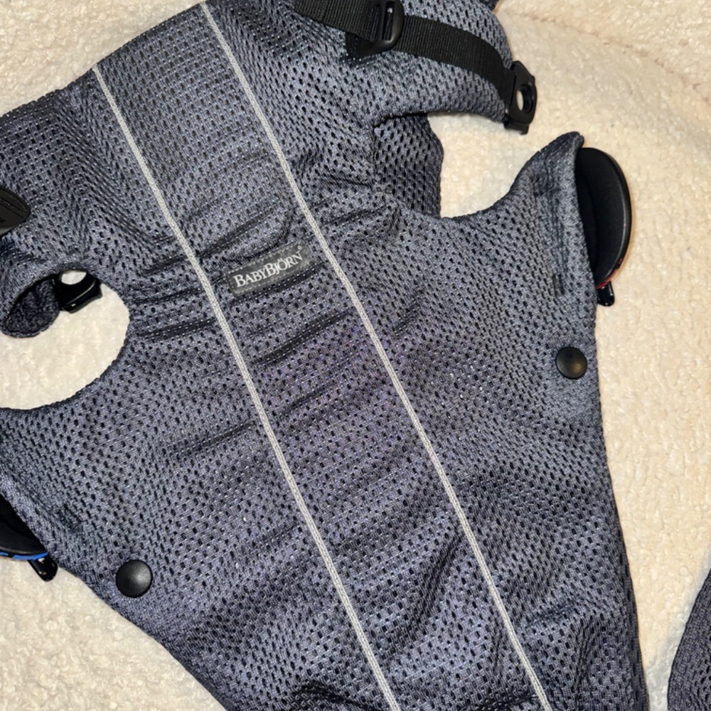 BabyBjorn Mini Carrier | Anthracite - Picture 2 of 3